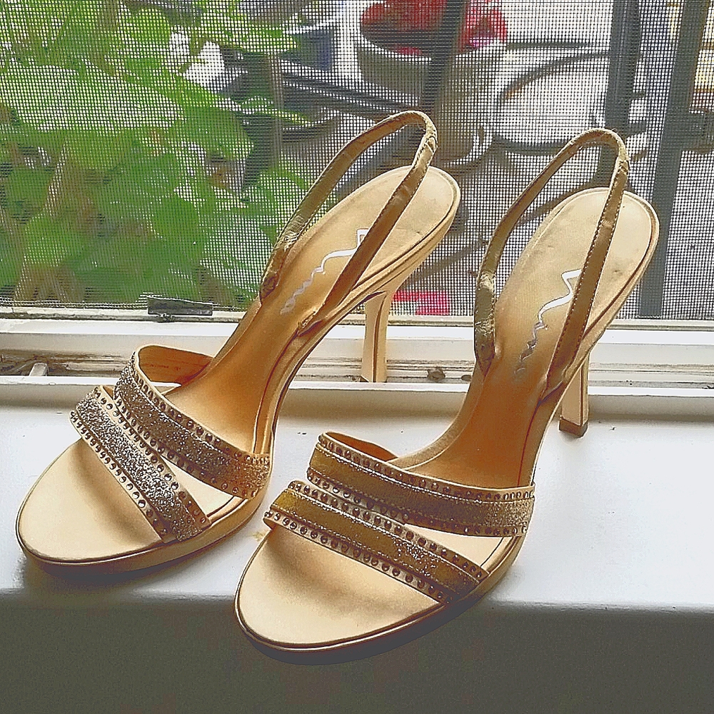 Dress heels   by nina♥️🦋  On sale!!